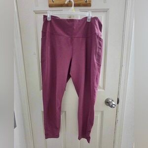 Mondetta Women’s Triangle Mesh Capri (XXL)